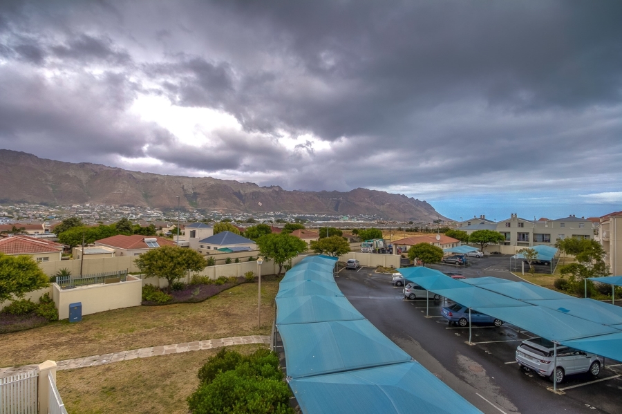 To Let 2 Bedroom Property for Rent in Whispering Pines Western Cape
